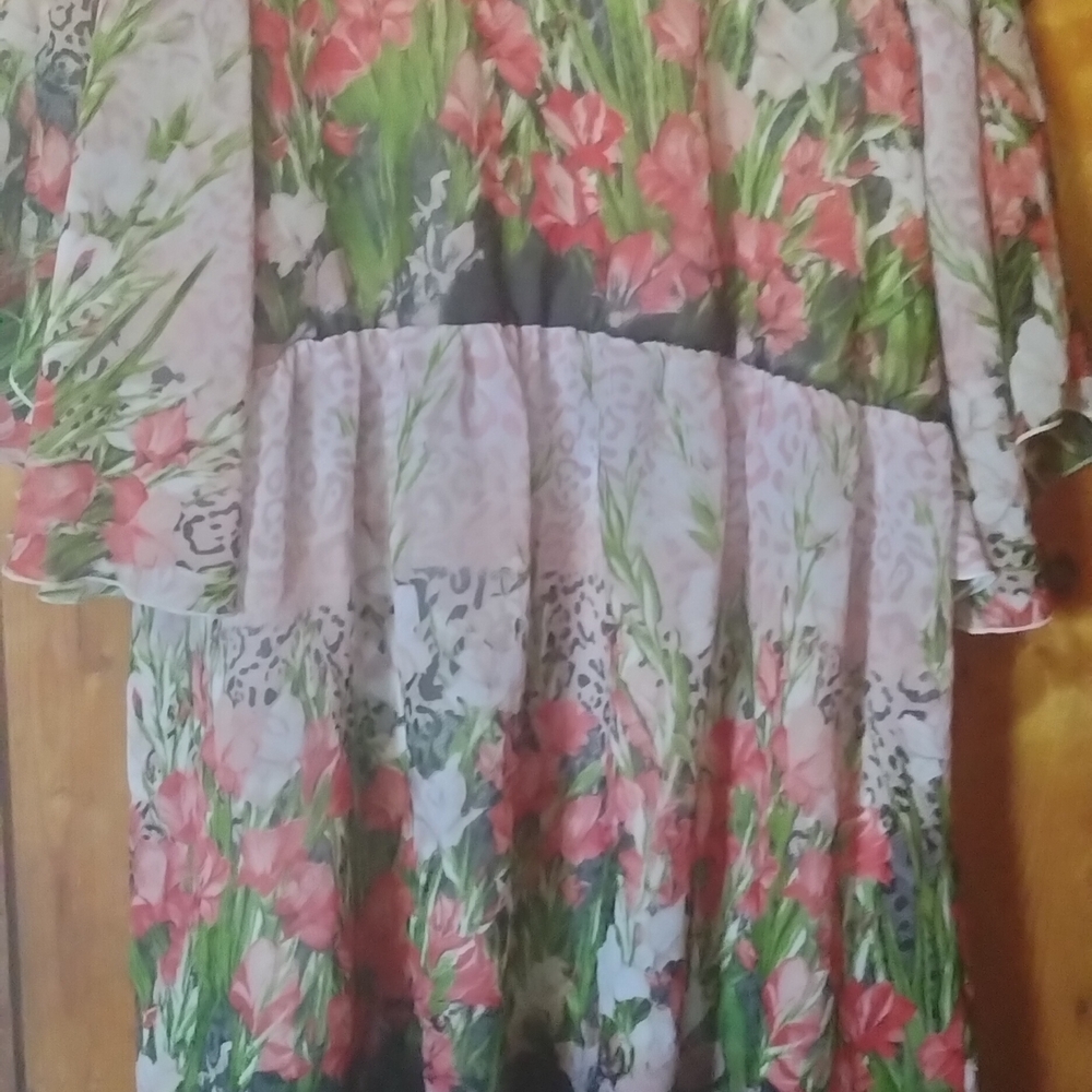 Vibrant Anthony Richards Top